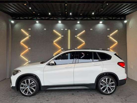 BMW-X1-2.0 16V TURBO ACTIVEFLEX SDRIVE20I GP 4P AUTOMÁTICO BMW-X1-2022