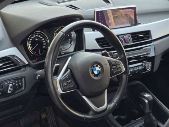 BMW-X1-2021