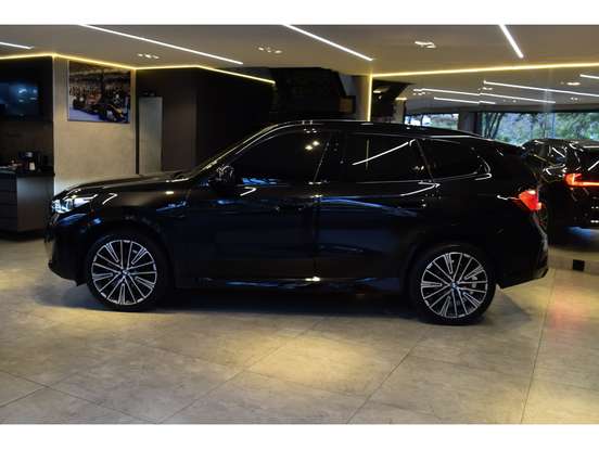 BMW-X1-2024