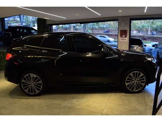 BMW-X1-2024