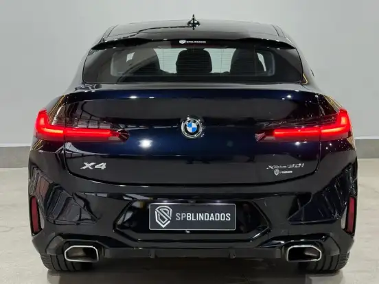 BMW-X4-2022