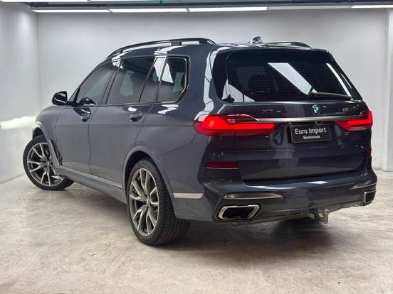 BMW-X7-2019