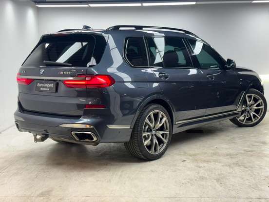 BMW-X7-2019