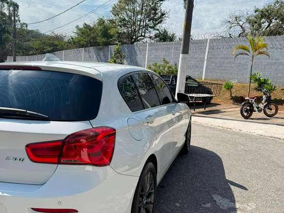 BMW-120i-2.0 16V SPORT ACTIVEFLEX 4P AUTOMÁTICO BMW-120i-2016