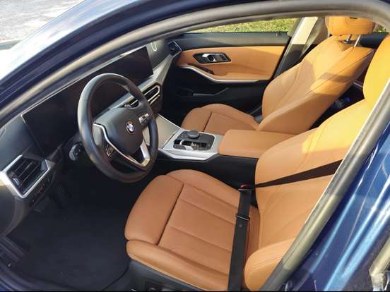 BMW-320i-2023