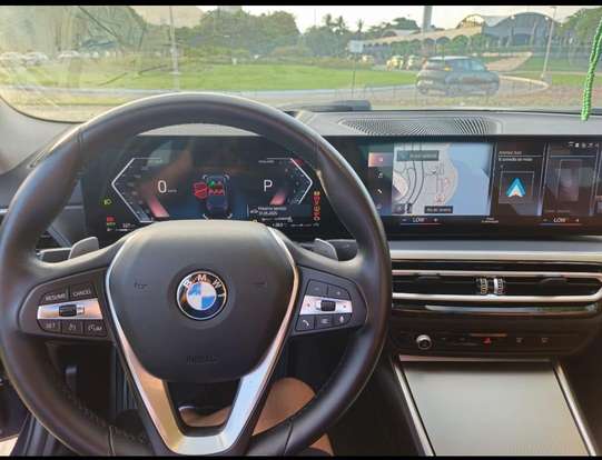 BMW-320i-2023