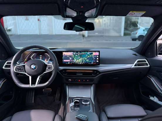 BMW-320i-2025