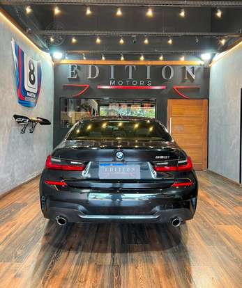 BMW-320i-2021