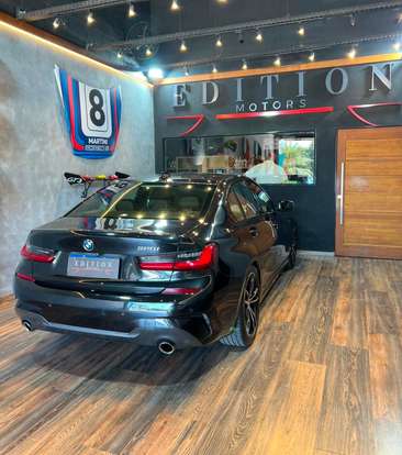 BMW-320i-2021