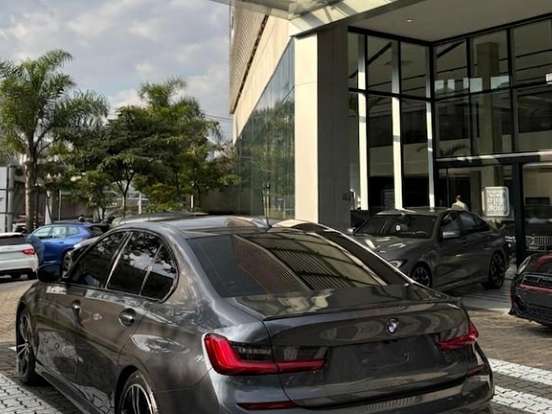 BMW-320i-2.0 16V TURBO GASOLINA M SPORT AUTOMÁTICO BMW-320i-2020