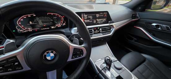 BMW-320i-2020