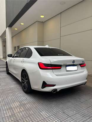 BMW-320i-2020