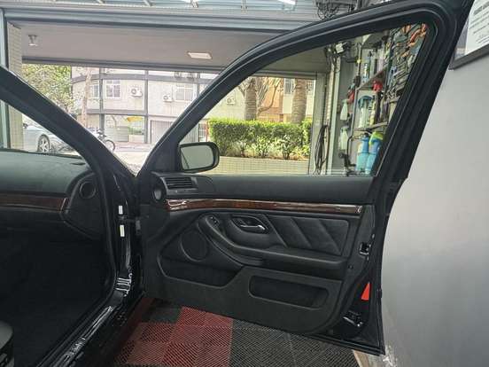 BMW-540i-4.4 PROTECTION SEDAN V8 32V GASOLINA 4P AUTOMÁTICO BMW-540i-2001