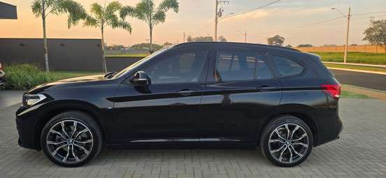 BMW-X1-2021
