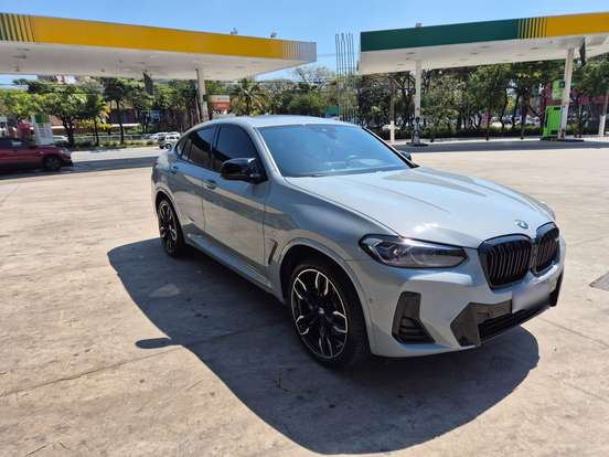 BMW-X4-2023