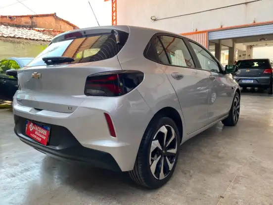 CHEVROLET-ONIX-2022