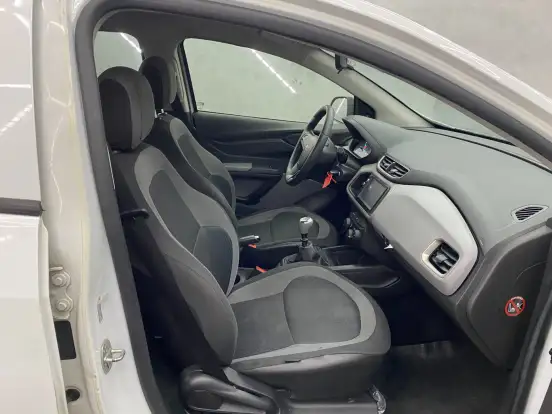 CHEVROLET-ONIX-2016