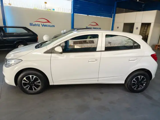CHEVROLET ONIX 1.0 MPFI LT 8V FLEX 4P MANUAL