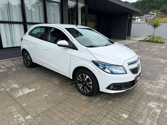 CHEVROLET-ONIX-2014