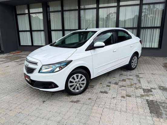 CHEVROLET-PRISMA-2013
