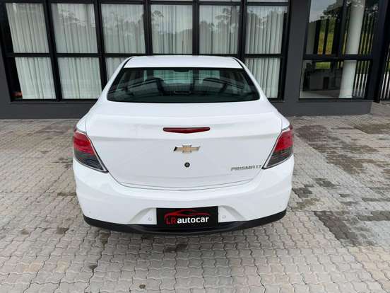 CHEVROLET-PRISMA-2013