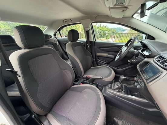 CHEVROLET-PRISMA-2013