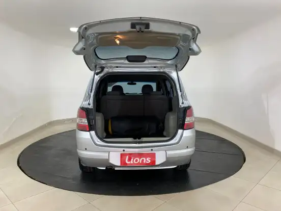 CHEVROLET-SPIN-2013