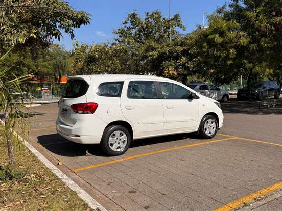 CHEVROLET-SPIN-1.8 LS 8V FLEX 4P AUTOMÁTICO CHEVROLET-SPIN-2022