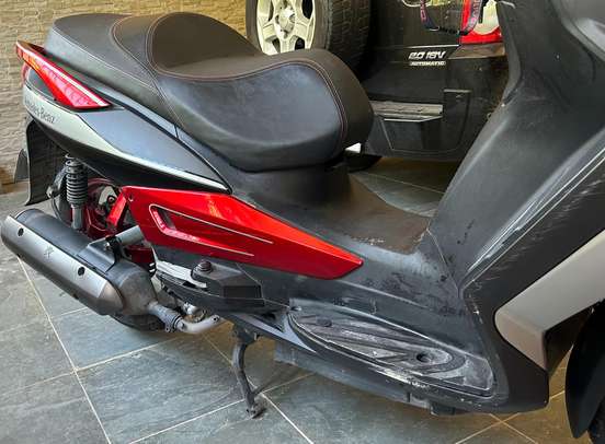 DAFRA-CITYCOM 300i-2012