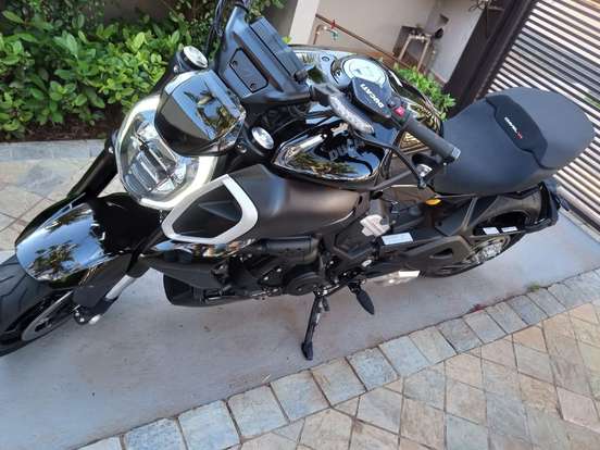 DUCATI-DIAVEL V4-2024