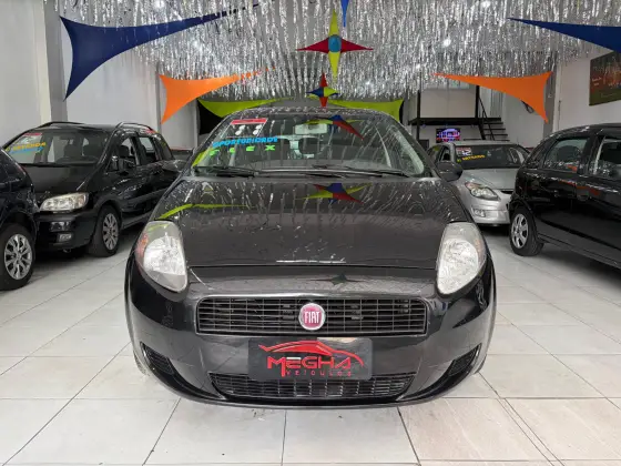 FIAT PUNTO 1.4 ATTRACTIVE 8V FLEX 4P MANUAL FIAT PUNTO 1.4 ATTRACTIVE 8V FLEX 4P MANUAL