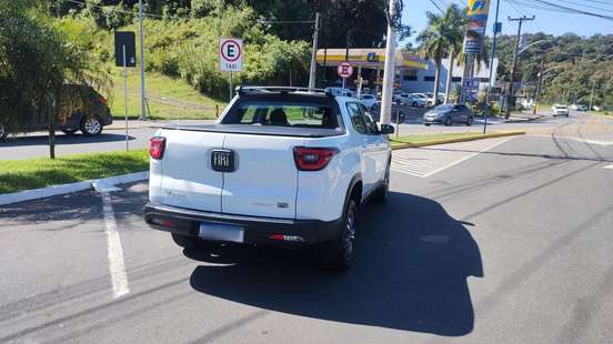 FIAT-TORO-2023