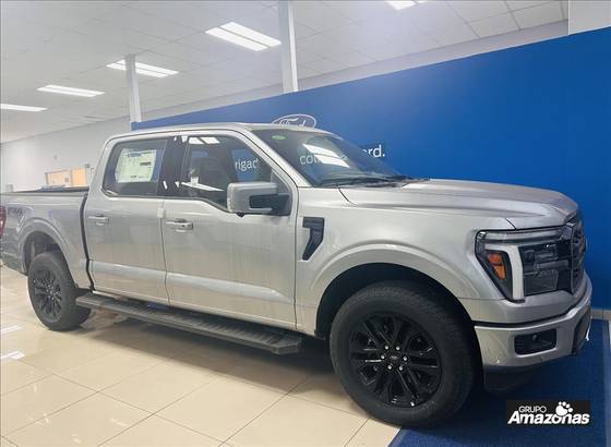 FORD F-150 5.0 V8 GASOLINA CD LARIAT BLACK FX4 AUTOMÁTICO