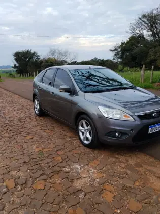 FORD FOCUS 1.6 GL 16V FLEX 4P MANUAL FORD FOCUS 1.6 GL 16V FLEX 4P MANUAL