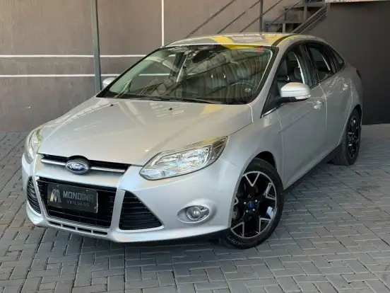 FORD-FOCUS-2015