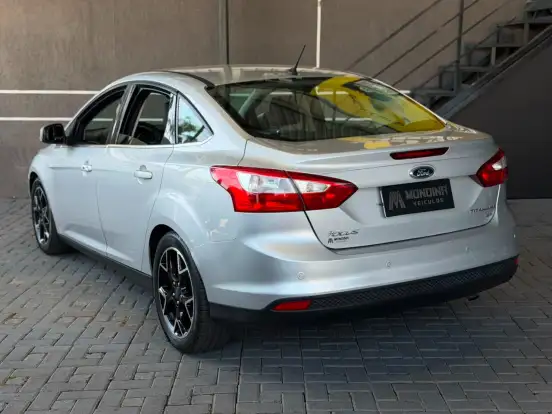 FORD-FOCUS-2015