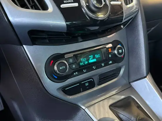 FORD-FOCUS-2015