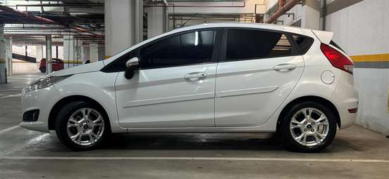 FORD-FIESTA-2014