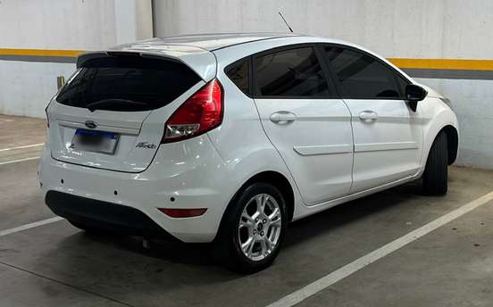 FORD-FIESTA-2014