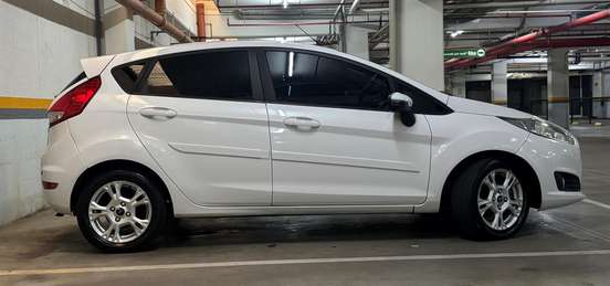 FORD-FIESTA-2014
