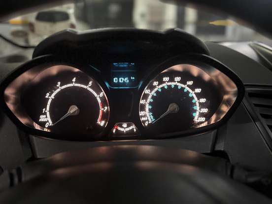 FORD-FIESTA-2014