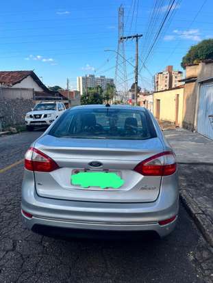 FORD-FIESTA-2015