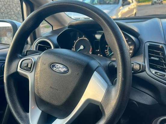 FORD-FIESTA-1.6 SE SEDAN 16V FLEX 4P MANUAL FORD-FIESTA-2015