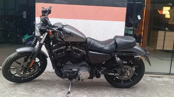 HARLEY-DAVIDSON SPORTSTER IRON 883 HARLEY-DAVIDSON SPORTSTER IRON 883