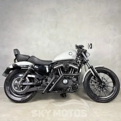 HARLEY-DAVIDSON SPORTSTER IRON 883 HARLEY-DAVIDSON SPORTSTER IRON 883