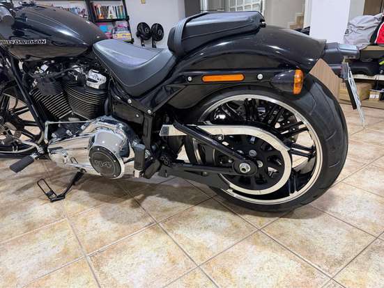 HARLEY-DAVIDSON-SOFTAIL BREAKOUT 114-2022