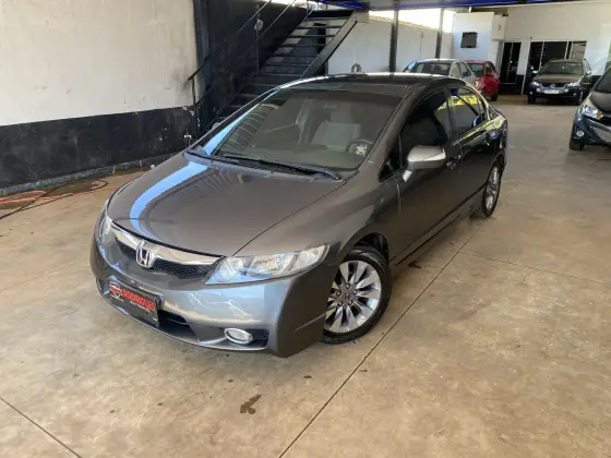 HONDA CIVIC 1.8 LXL 16V FLEX 4P AUTOMÁTICO HONDA CIVIC 1.8 LXL 16V FLEX 4P AUTOMÁTICO