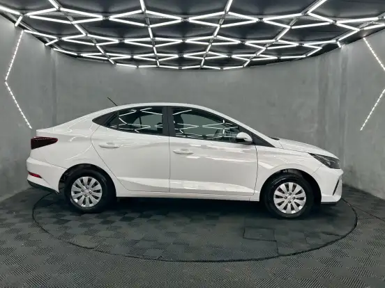 HYUNDAI-HB20S-2024