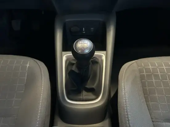 HYUNDAI-HB20S-2024