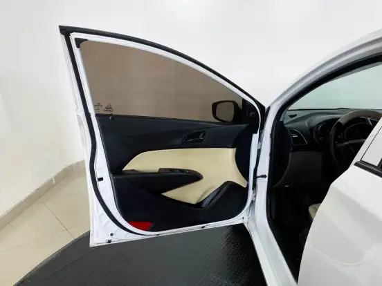 HYUNDAI-HB20S-2015